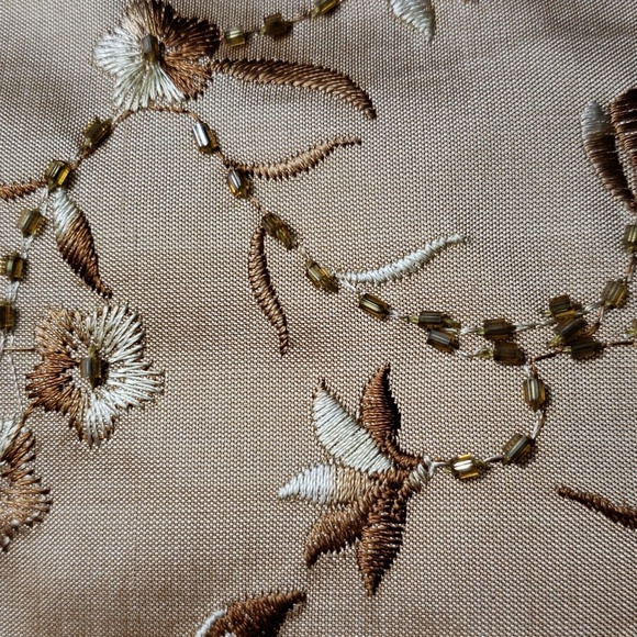 ** 3/$25 **Embroidered Beaded Handbag with Faux Wood Handles Very Nice Condition - Picture 3 of 13